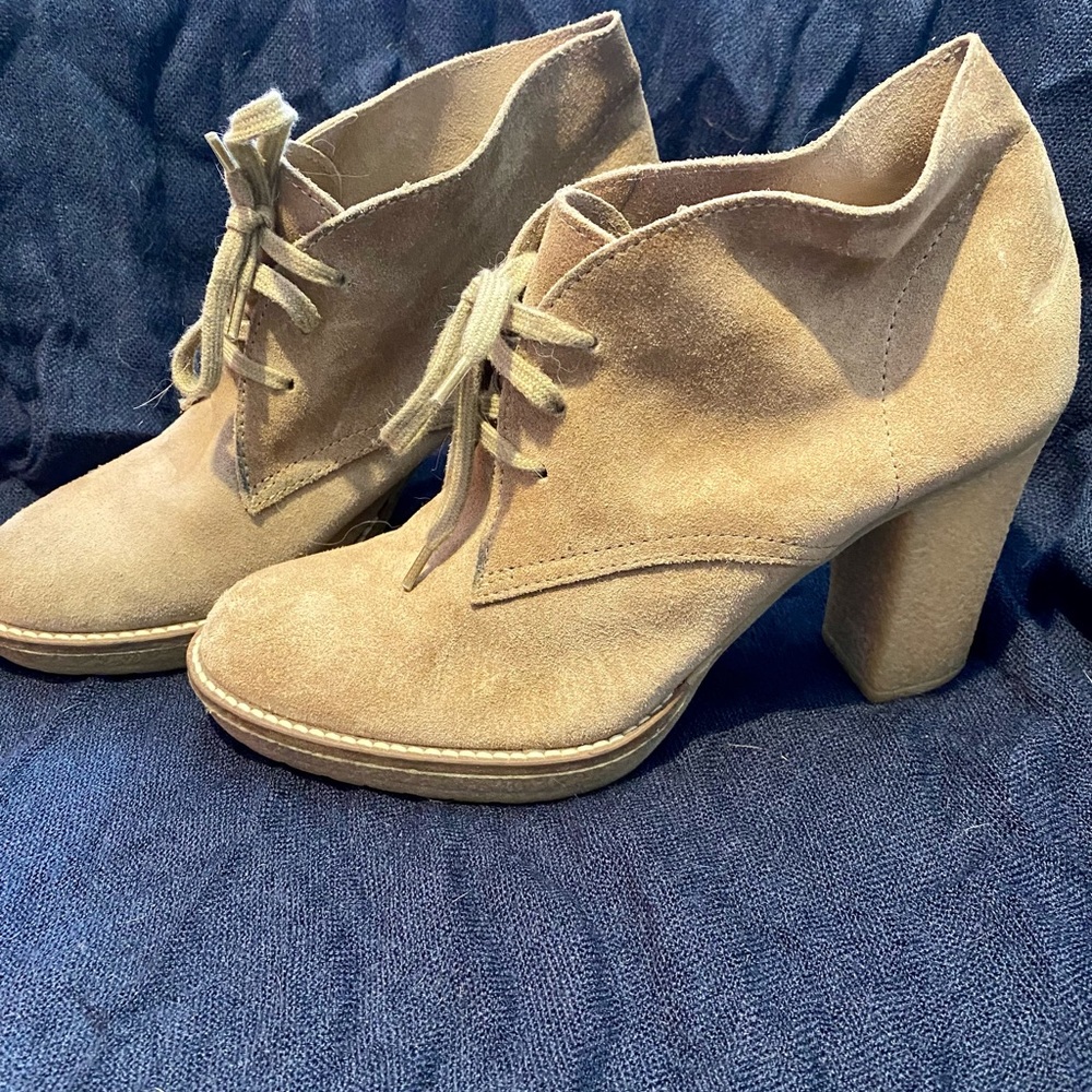 •J. Crew• Tan Suede Booties